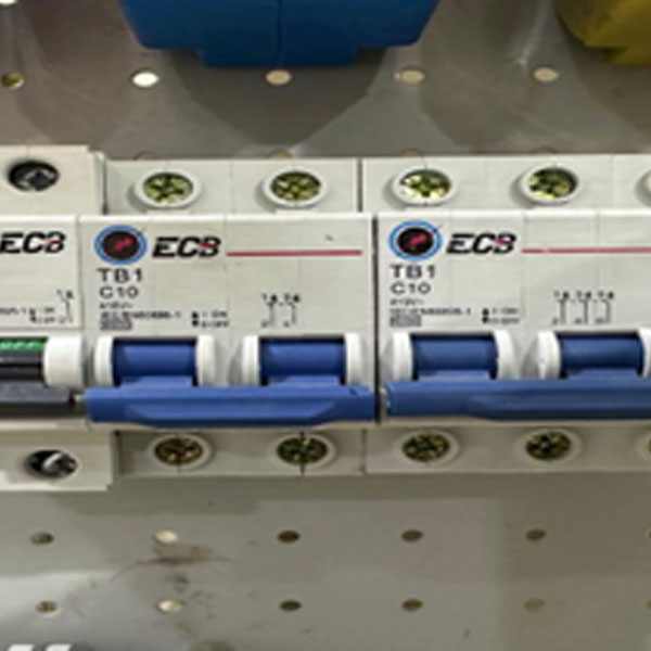 Electrical accessories - Circuit-breakers for overcurrent